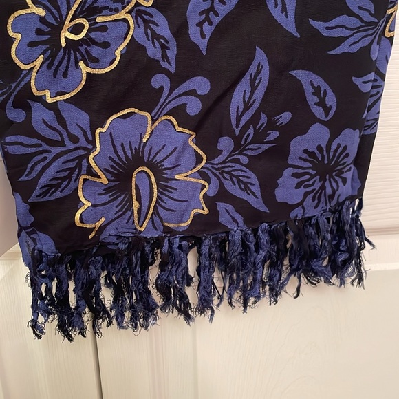 NWT PLANET SURF HAWAII FLORAL Sarong Scarf Wrap in Excellent Condition - Picture 5 of 12